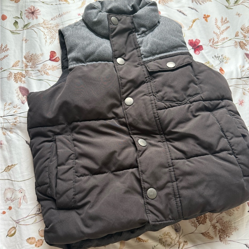 Old Navy “ Heritage Vest” Puffer Vest vintage 2015. Excellent condition